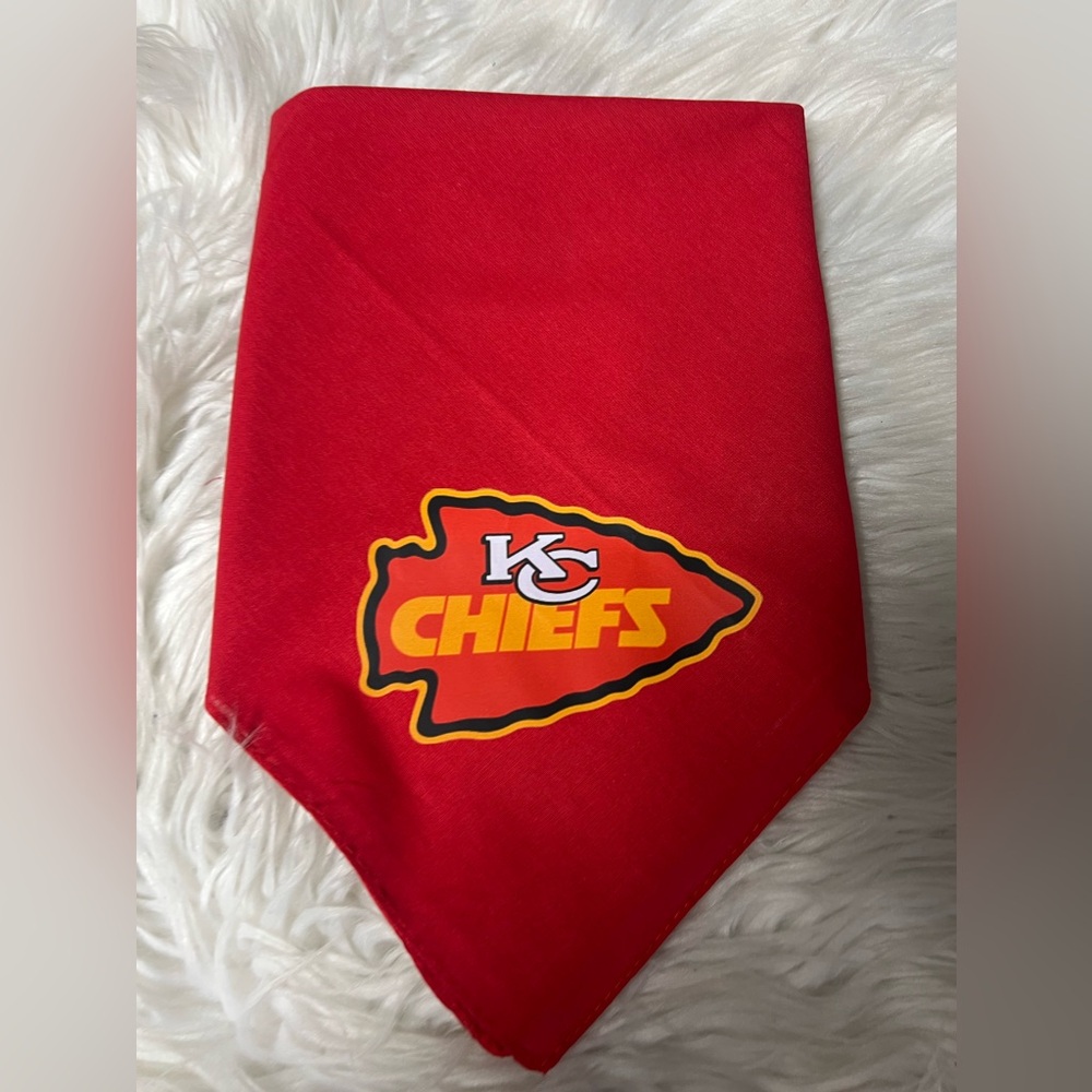 New dog bandanna, Kansas City Chiefs